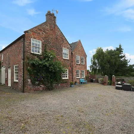 Manor *